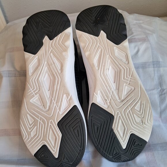 🔥🔥 PRICE DROP: PUMA Softride Sophia Camo Slip-On Sneakers Black Silver Sz 9 - Picture 6 of 9